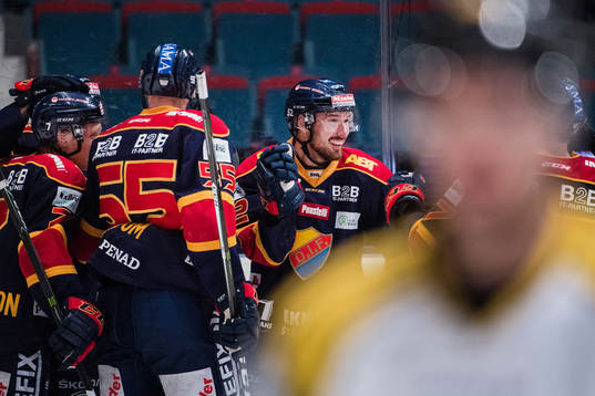 Djurgårdens Mikael Ahlén jublar