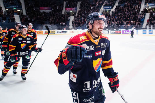 Djurgårdens Mikael Ahlén jublar