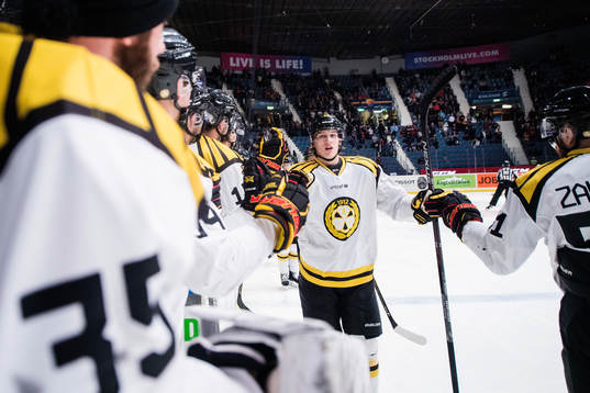 Brynäs Oskar Lindblom jublar