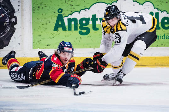 Djurgårdens Gustav Possler och Brynäs Ryan Gunderson