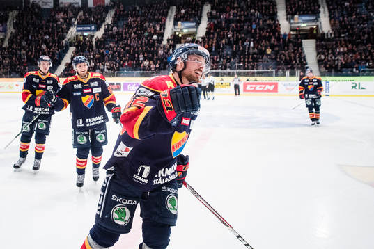 Djurgårdens Mikael Ahlén jublar
