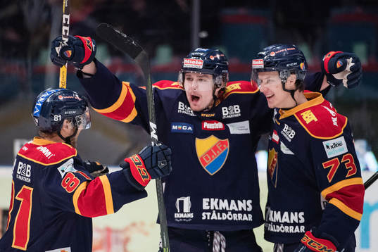Djurgårdens Linus Johansson gör 1-0 och jublar med Calle