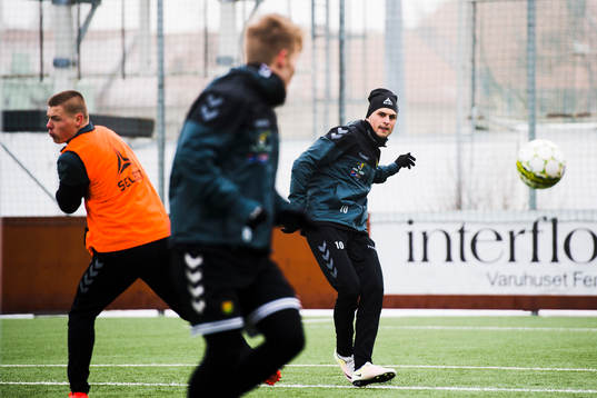 GAIS Luka Mijaljevic skjuter