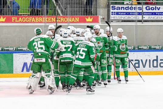 Rögles spelare jublar