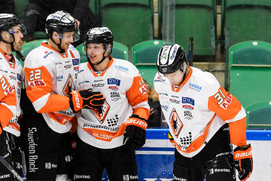 Karlskronas Alexander Bergström jublar med Joel Kellman
