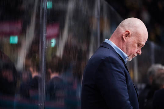 s tränare Roger Melin deppar