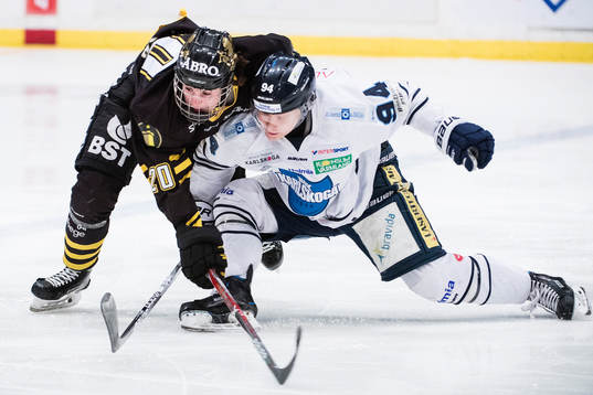 s Nils Höglander och Karlskogas Henrik Larsson