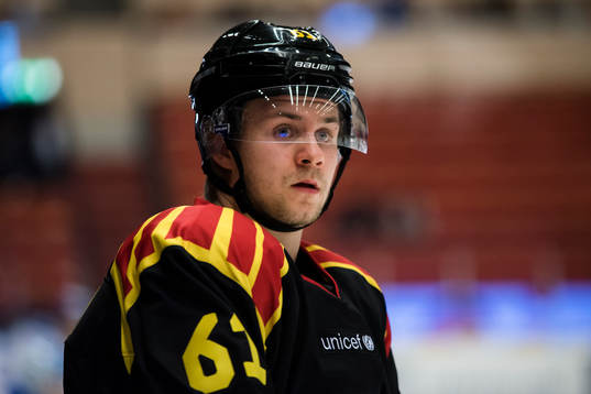 Brynäs Juuso Ikonen före en ishockeymatch i SHL mellan