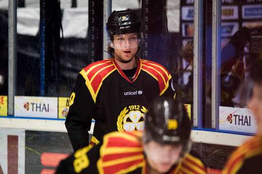 Brynäs Erik Broman före en ishockeymatch i SHL mellan