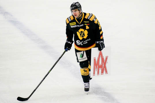 Skellefteås Joakim Lindström jublar