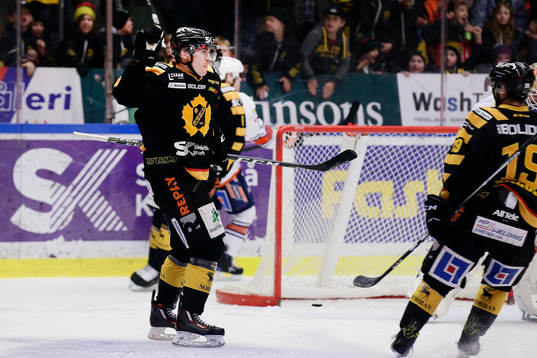 Skellefteås Henrik Hetta jublar