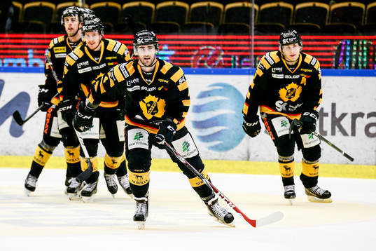 Skellefteås Bud Holloway jublar
