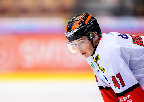 Örebros Joel Mustonen på uppvärmningen