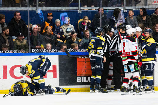 s Lawrence Pilut har ont