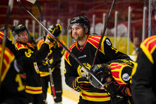 Brynäs Simon Bertilsson jublar