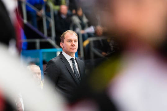 s tränare Johan Lindbom