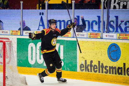 Brynäs Oskar Lindblom jublar