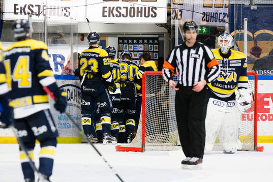 s Lawrence Pilut leds ut
