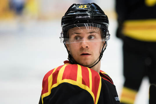 Brynäs Juuso Ikonen före en ishockeymatch i SHL mellan