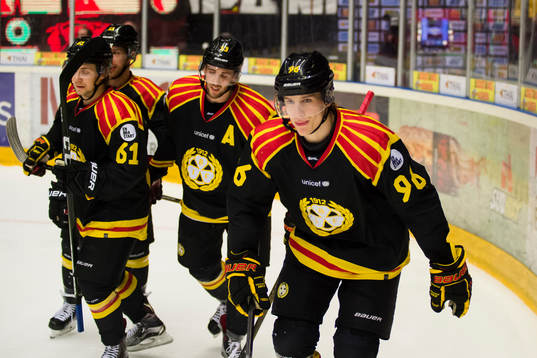 Brynäs Oskar Lindblom jublar