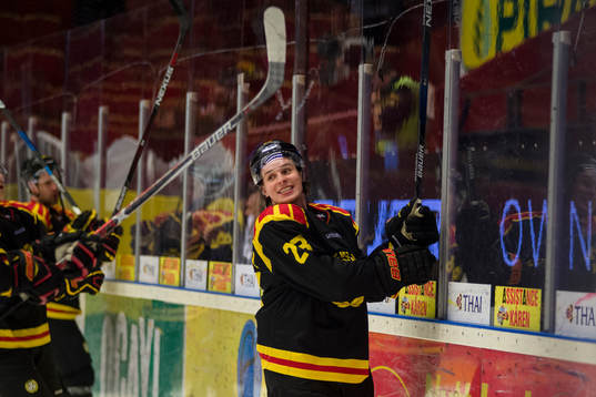 Brynäs Lucas Carlsson jublar