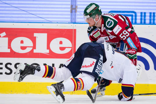 Frölundas Simon Hjalmarsson brottar ned Djurgårdens