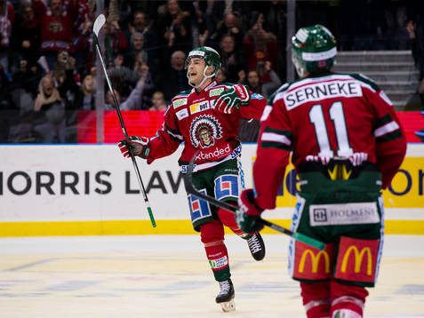 Frölundas Casey Wellman jublar