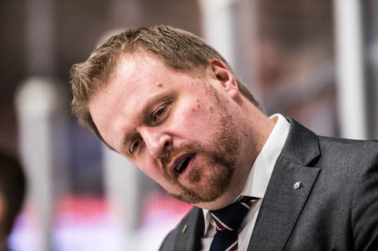 Linköpings assisterande tränare Klas Östman  deppar