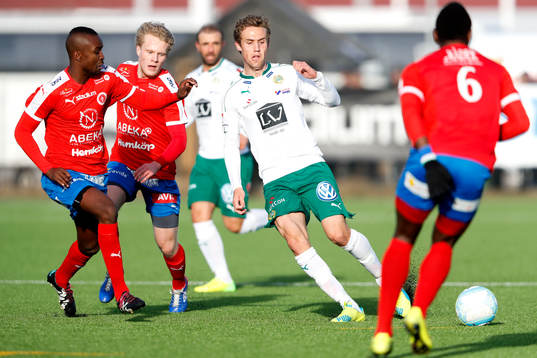 Nyköpings Sal Jobarteh och Hammarbys Fredrik Torsteinbö