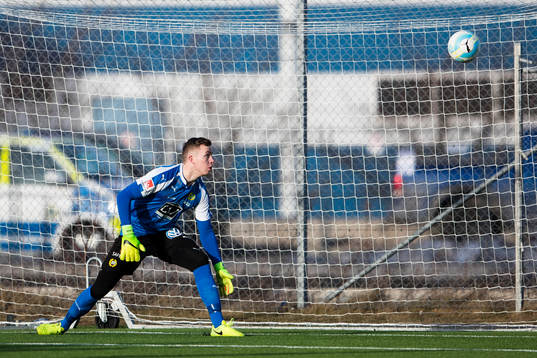 Hammarbys målvakt Ögmundur Kristinsson släpper in 1-3
