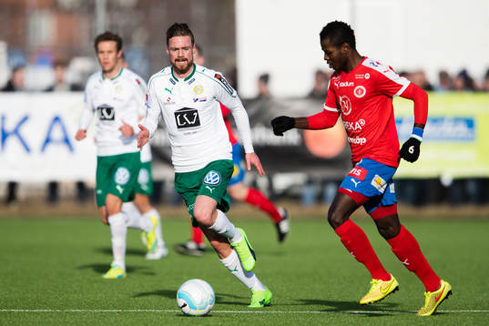 Hammarbys Arnór Smárason och Nyköpings Ishmael Koroma