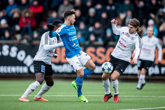 Halmstads Sead Haksabanovic och Vänersborgs Robin Iglicar