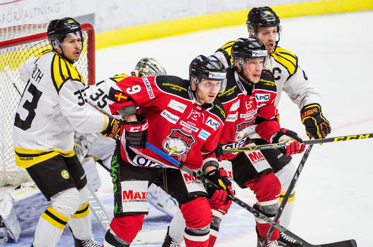 Malmö Redhawks Frederik Storm och Erik Forssell mot