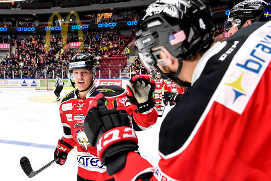 Malmö Redhawks Carl-Johan Lerby jublar