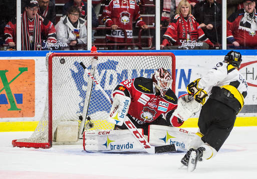 Brynäs Kevin Clark sätter 2-3 på straff på Malmö