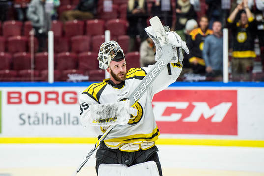 Brynäs målvakt David Rautio jublar
