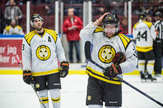 Brynäs Ryan Gunderson och Jonathan Granström deppar