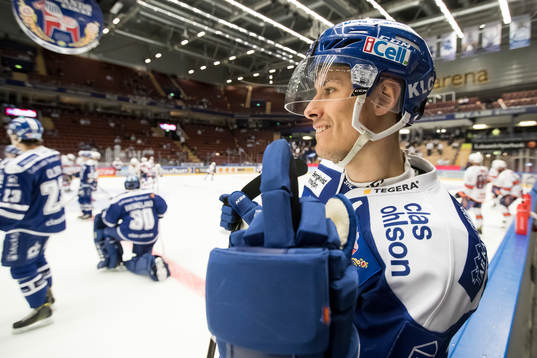 Leksands Jon Knuts vid uppvärmningen innan ishockeymatchen