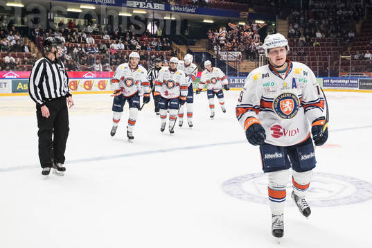 Växjös Tuomas Kiiskinen  jublar