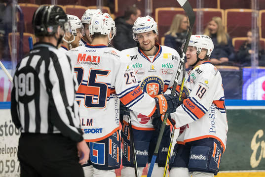 Växjös Emil Pettersson jublar