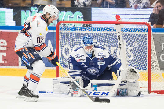 chans för Växjös Robert Rosén framför Leksands