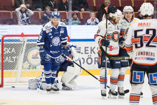 0-5 bakom Leksands målvakt Atte Engren som deppar
