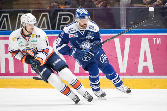 Växjös Emil Pettersson och Leksands Mattias Ritola i