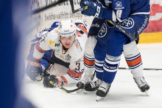 Växjös Oliver Bohm i ishockeymatchen i SHL mellan Leksand