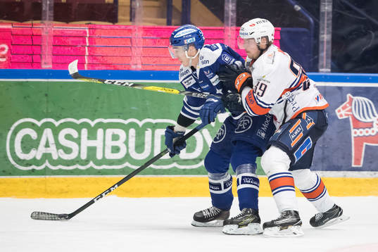 Leksands Tobias Forsberg och Växjös Calle Rosén i