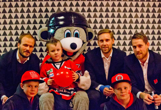 Örebros maskot och avstängda Johan Wiklander samt skadade