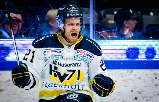 s Mattias Tedenby jublar