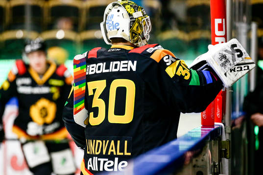 Skellefteås målvakt målvakt Gustaf Lindvall klubba och