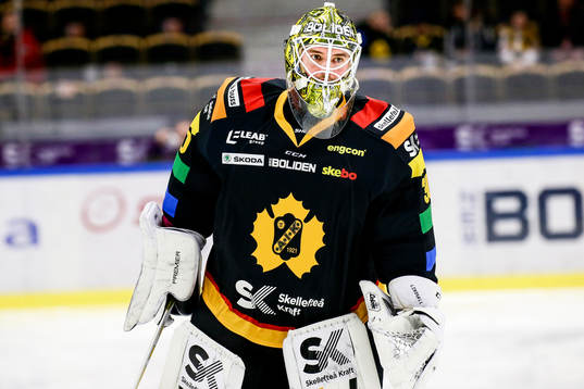 Skellefteås målvakt målvakt Gustaf Lindvall klubba och