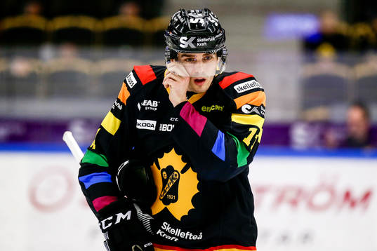 Skellefteås Henrik Hetta klubba och matchställ var